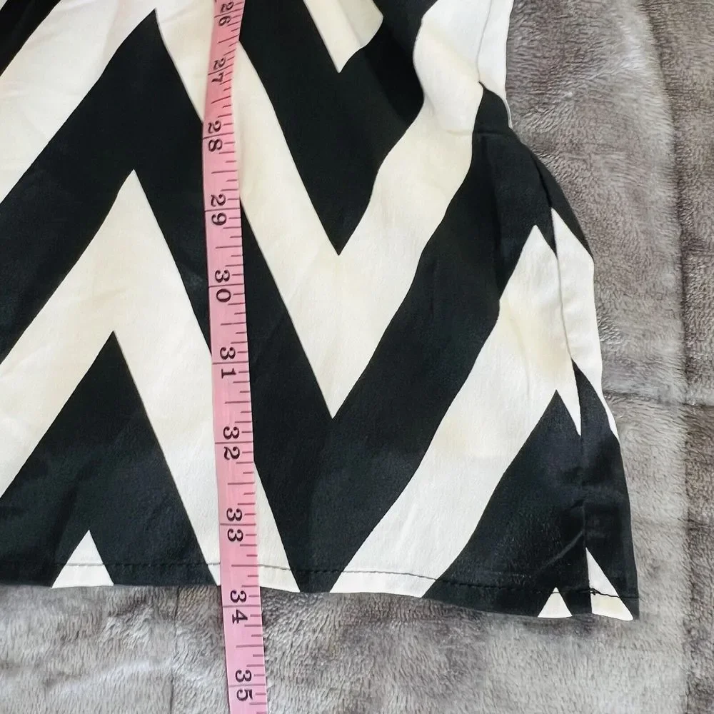 Everly Chevron Sleeveless Elastic Waist Black White Dress Large Lined Pockets - Picture 12 of 13